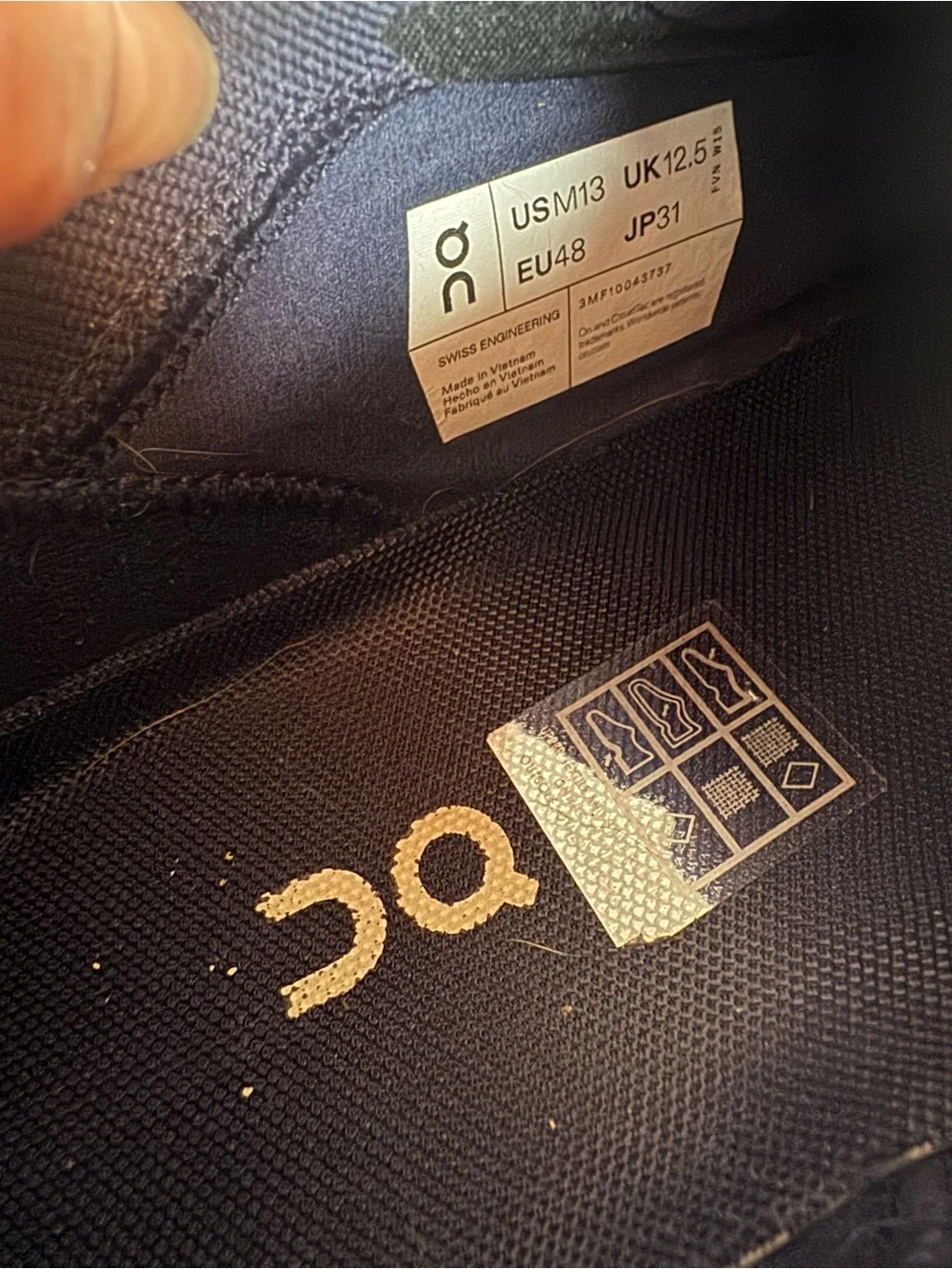 On Running Men's Cloud Versa 6 Navy and White